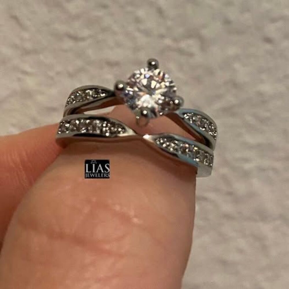 New 18k white gold wedding ring set